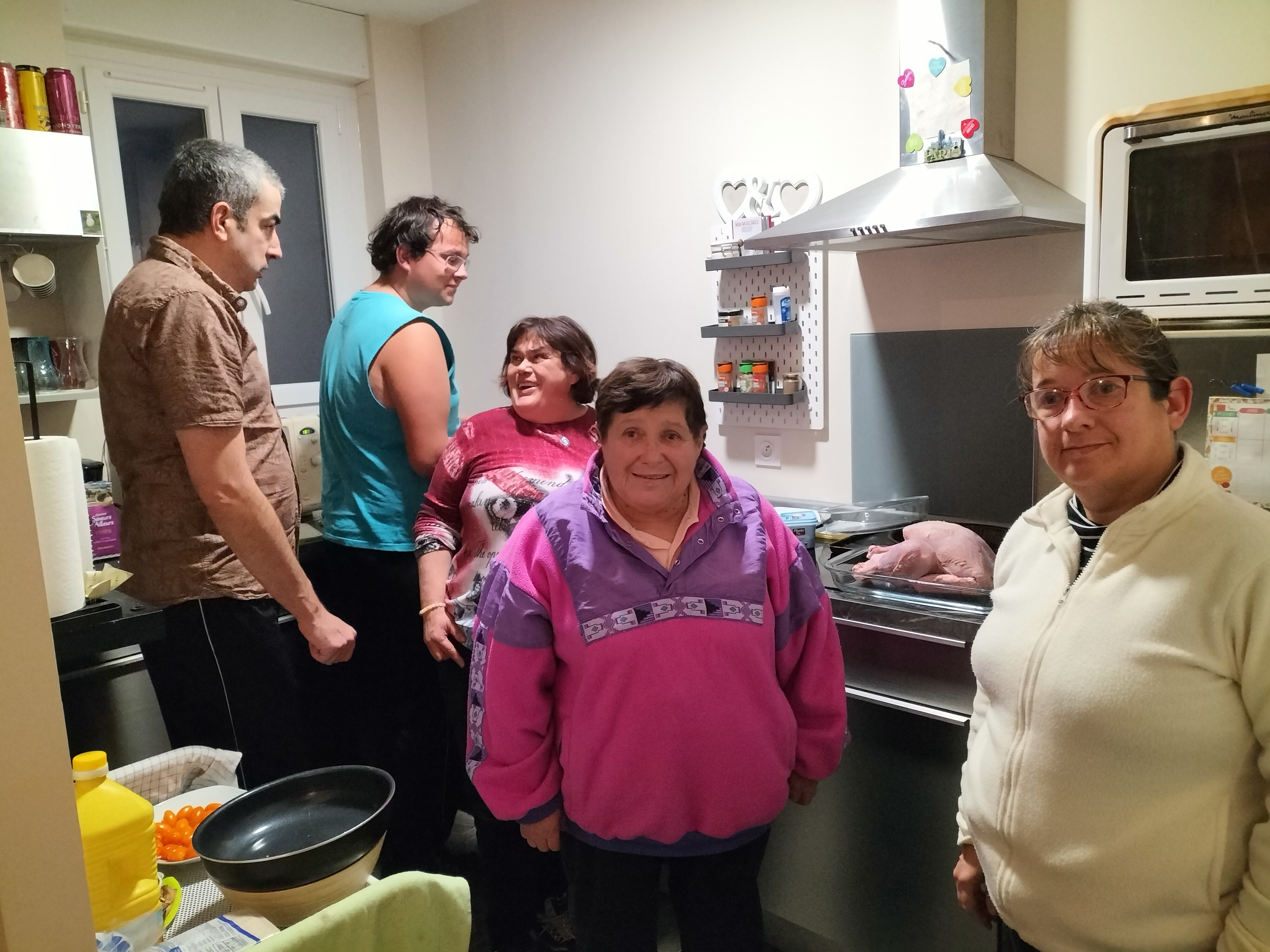 Reveillon du nouvel an . Tous en cuisine