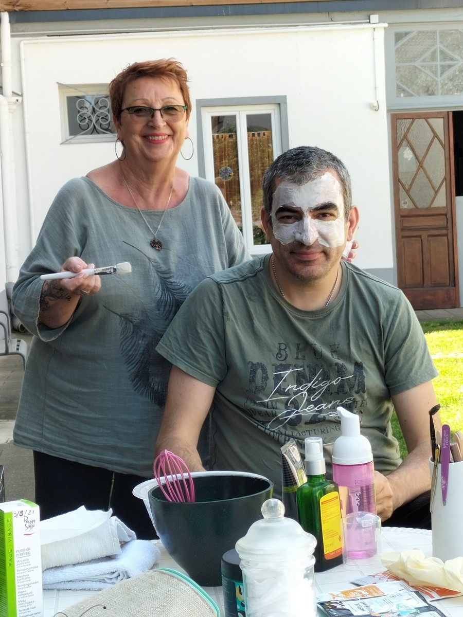 Laurent est masqué !!