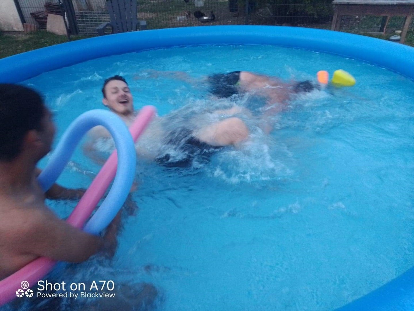 on s'éclate a la piscine