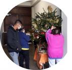 Dede Cathy et Valentin 0 la confection du sapin Noel 2021